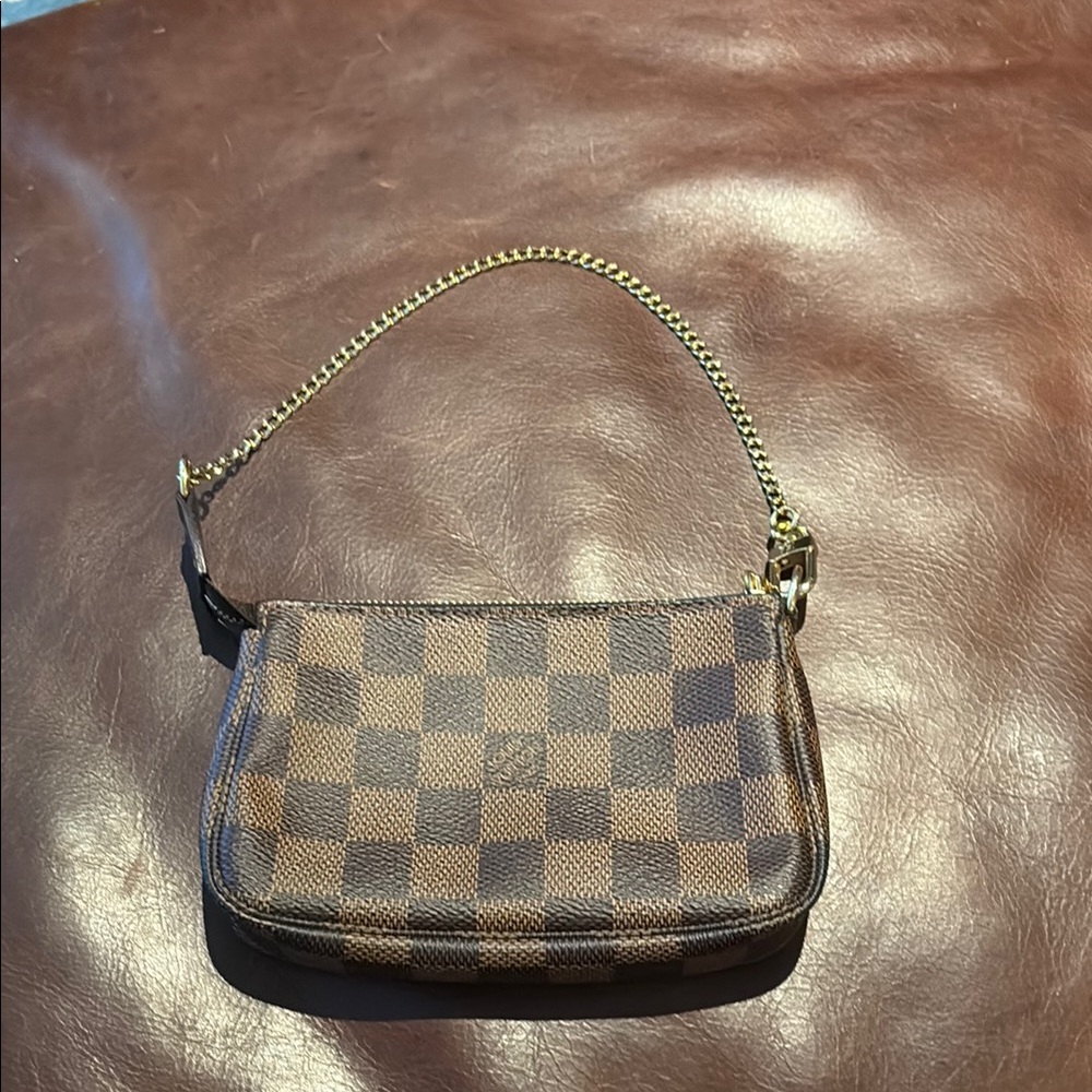 Louis Vuitton Mini Pochette in Damier Ebene